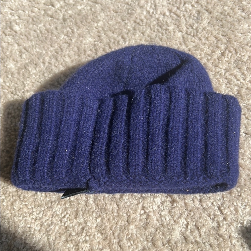 Ralph Lauren Navy Blue 100% percent Lambs Wool Beanie - Picture 5 of 6